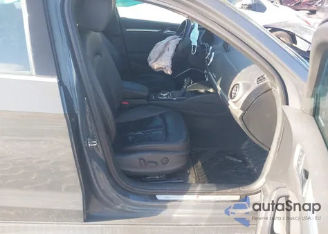 2017 Audi A3 2.0T Premium z USA, uszkodzony, nr VIN WAUJ8GFF3H1043851